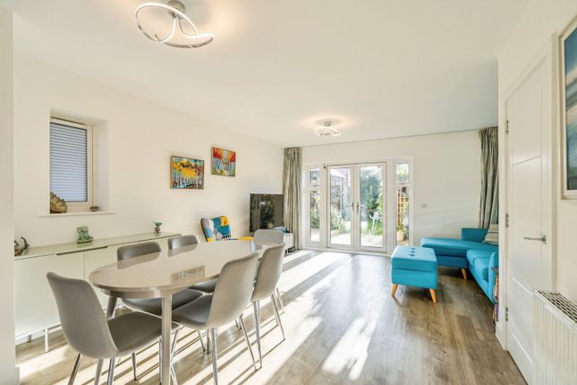 21, Farrier Way, Arundel photo 3