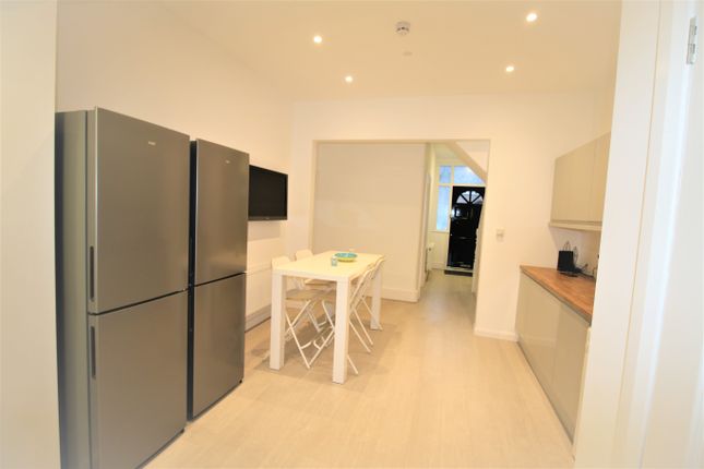 121, Castleton Road, Ilford photo 5