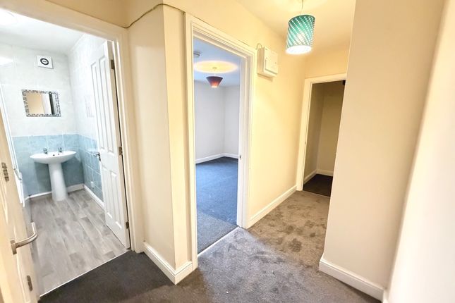 Flat 1, 2, Fore Street, Torpoint photo 5