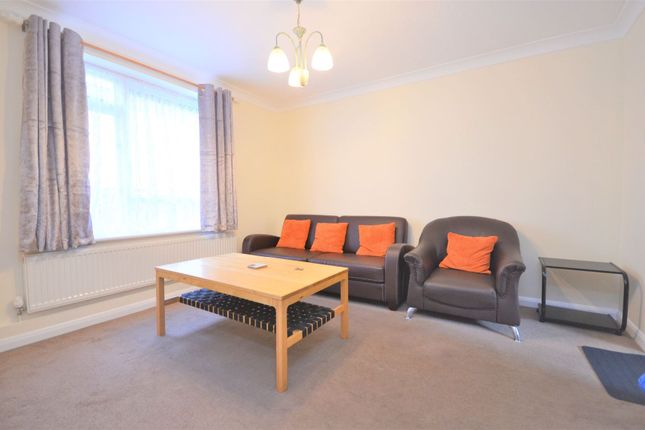 Thumbnail Flat to rent in Stonehill Road, London