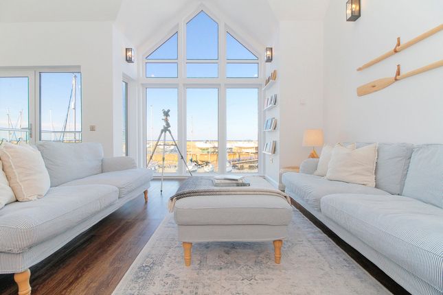 29, Marina Apartments, Lossiemouth photo 4