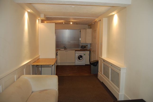 Living &amp; Kitchen