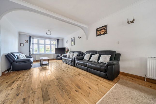 12 Newnham Avenue, Bedford photo 4