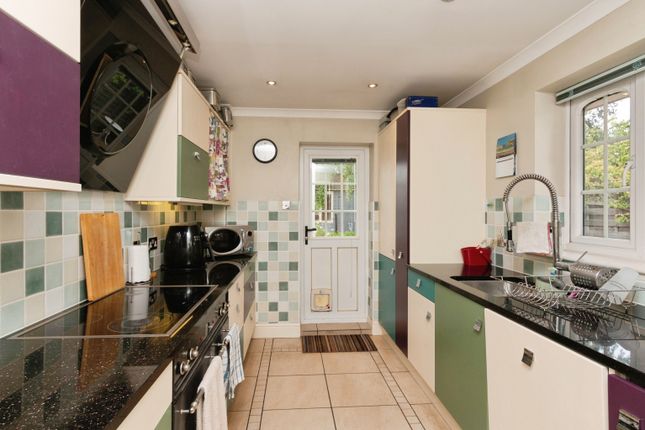 18, Blackthorn Drive, Lightwater photo 5