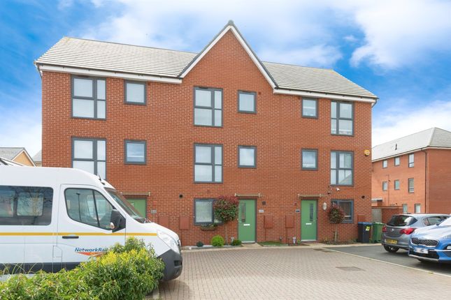 Town house for sale in Fullers Ground, Eagle Farm South, Milton Keynes
