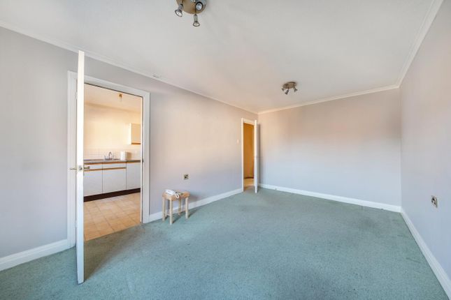 10, Francis Court, Thorpe Willoughby photo 2