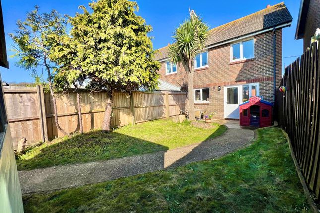 14, Stroud Road, Freshwater photo 4