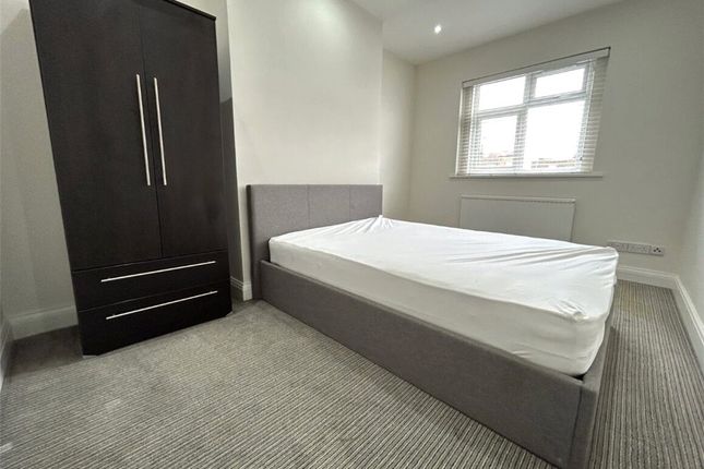 Maisonette to rent in Percy Road, London