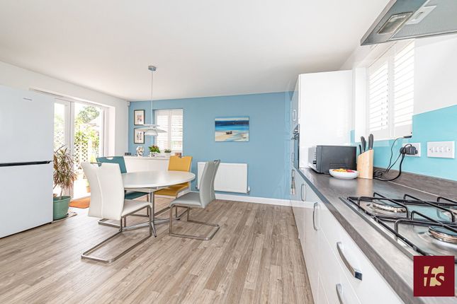 11, Arlott Green, Crowthorne photo 4