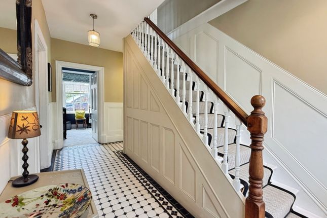 Sunnymeade 16, Laburnum Walk, Stonehouse photo 2