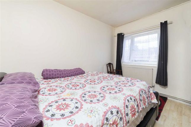 Flat 47, Wickford House, Wickford Street, London photo 4