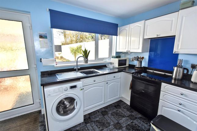 4, Trevarren Avenue, Redruth photo 4