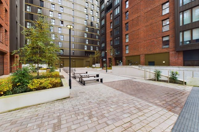 Apt 402, Parliament Square, Liverpool photo 2