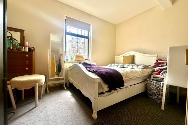 Flat 2, 17, Ethelbert Square, Kent photo 3