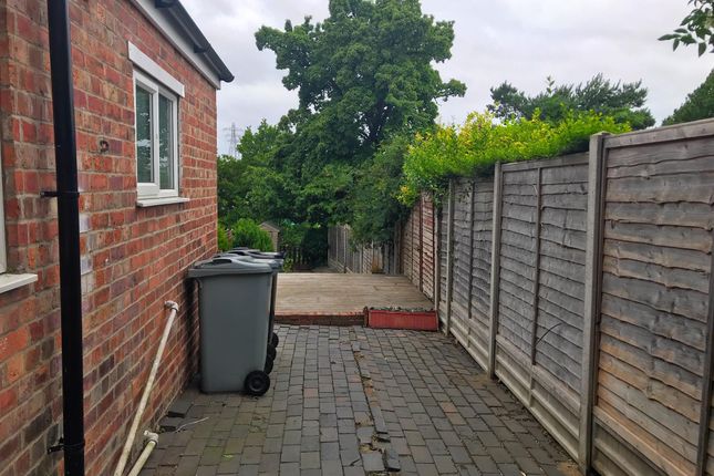 182, Dudley Road, GRANTHAM photo 2