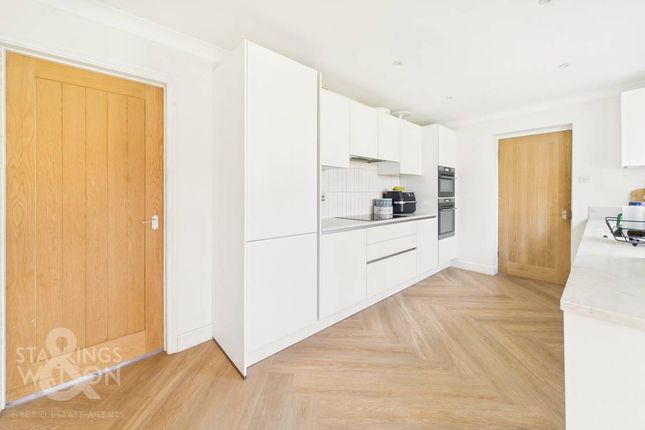 23 Elm Grove, Diss photo 2