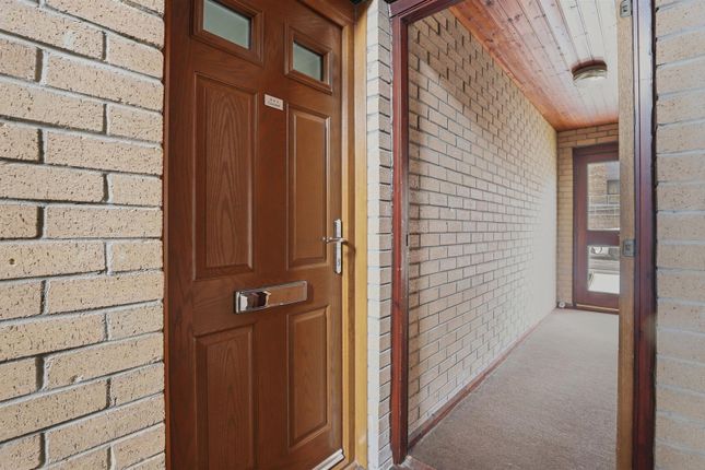 Flat 3, 31, Second Avenue, Clydebank photo 4