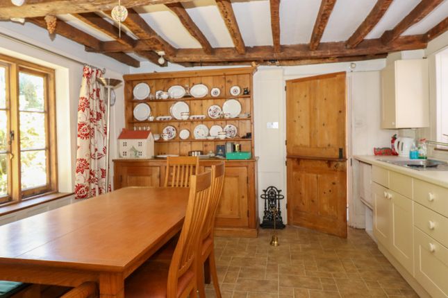 Mews Cottage, 39 West Street, Alresford photo 2