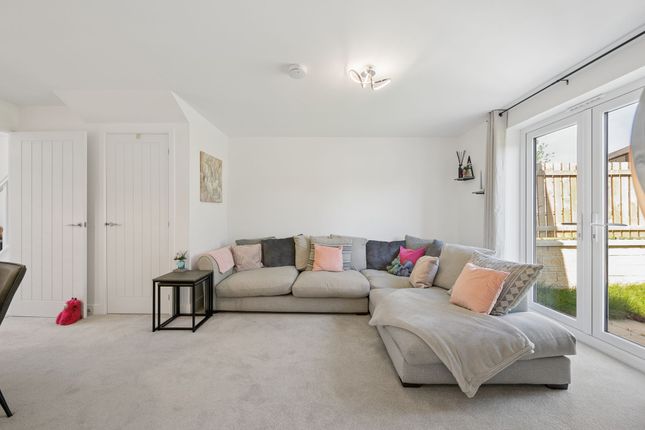 51 Weir Drive, Bathgate photo 4