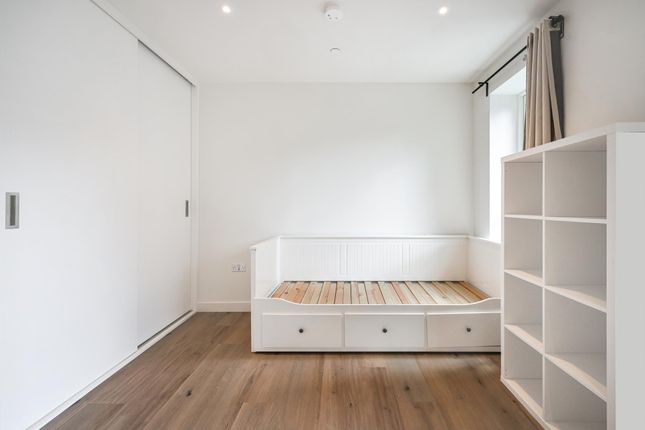 DF Alington House, 1 Mary Neuner Road, London photo 2