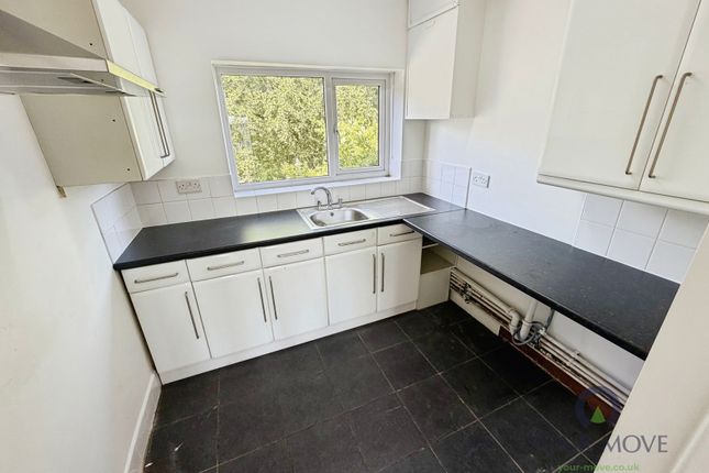 5, Leyland Green, Fegg Hayes, Staffordshire photo 2