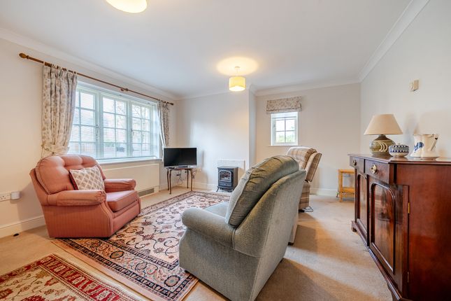 1 Gatchell Court, Taunton photo 2