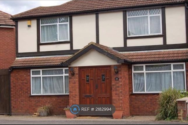 Balmoral Drive, Hayes, Middlesex photo 4