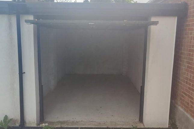 Garage 3, Brompton Road, Southsea photo 5