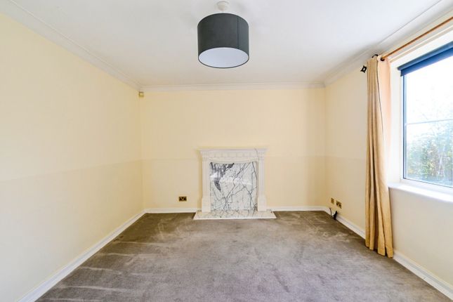 Flat 2, Longview Court,, Longview Drive, Swinton photo 4
