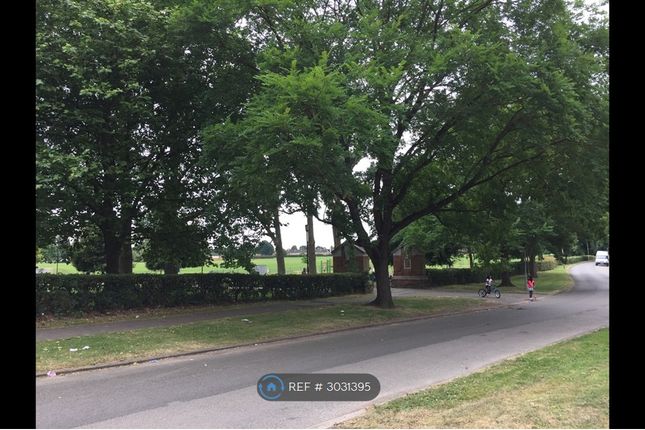 A Homestead Lane, Welwyn Garden City photo 2