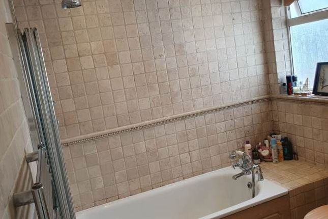 46, Aragon Road, Morden photo 4