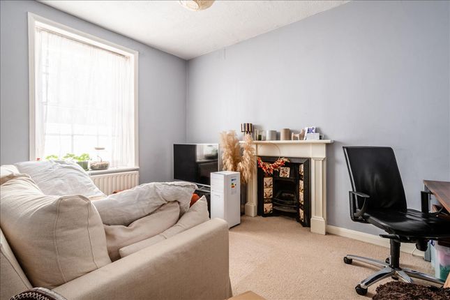 Flat 25, Enfield Cloisters, Hoxton photo 2
