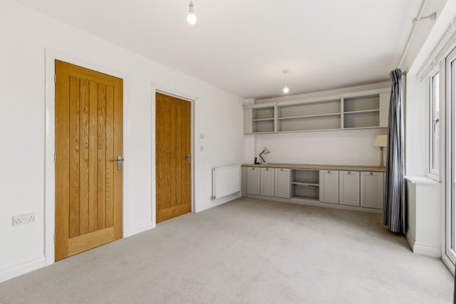 2 Foxdene, Ledbury photo 3