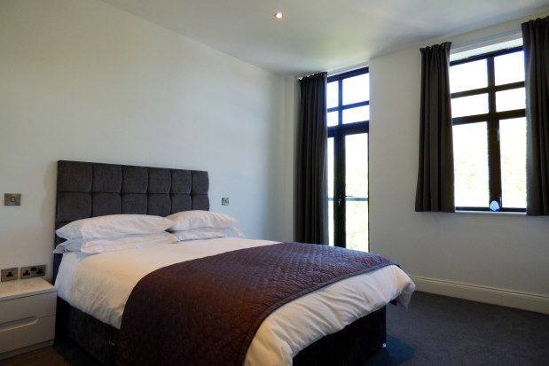 Flat to rent in The Gieves Apartments, Portsmouth