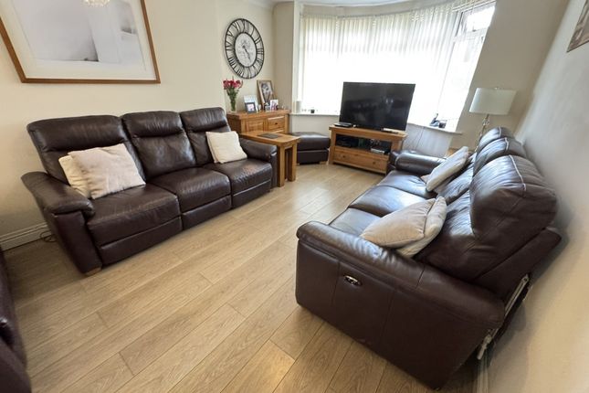 4 Wootton Avenue, Wolverhampton photo 3