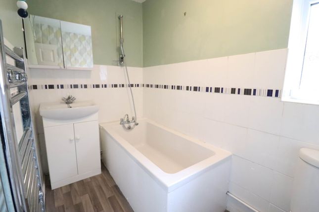 5, Raylen, High Wycombe photo 3