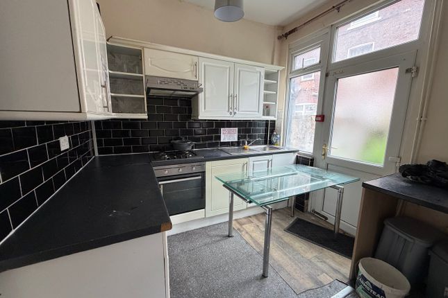 5, Cliff Avenue, Salford photo 4