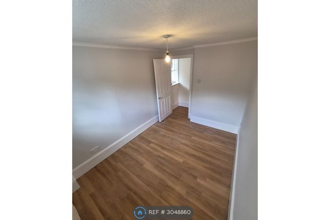 Flat, The Dower House North Cray Road, Sidcup photo 5