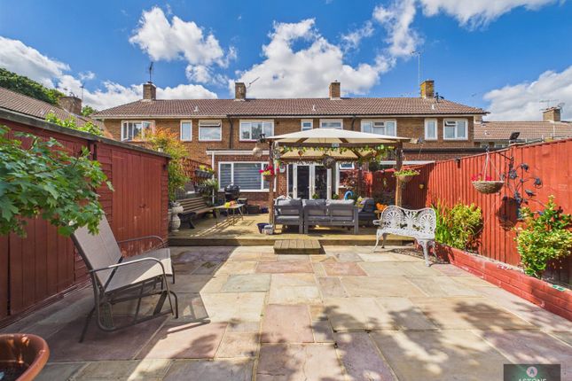 5, Treyford Close, Crawley photo 2