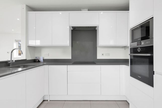 60, Brinkworth Road, Ilford photo 3