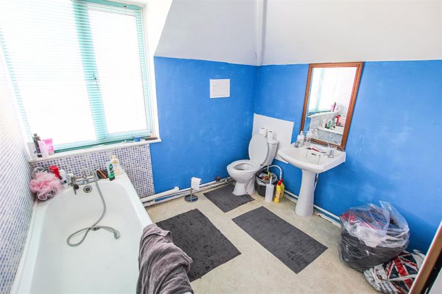 109, Heath Way, Erith photo 4