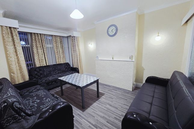 248 Upper Woodlands Road, Bradford photo 2