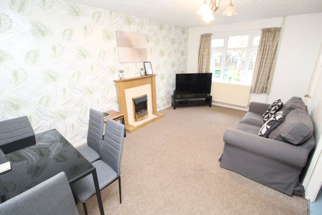 19, Foxhill Drive, Leicester photo 3