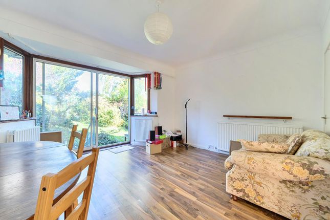 Steynings Way, Woodside Park photo 4