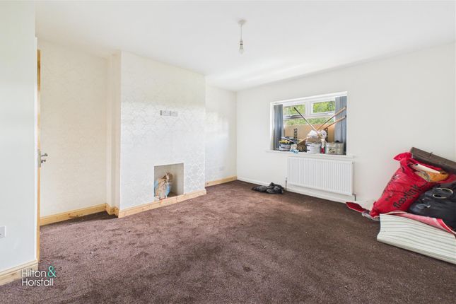 26, Keighley Avenue, Colne photo 2