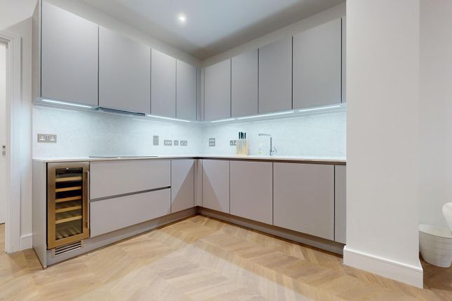 33 Handley Drive, London photo 4