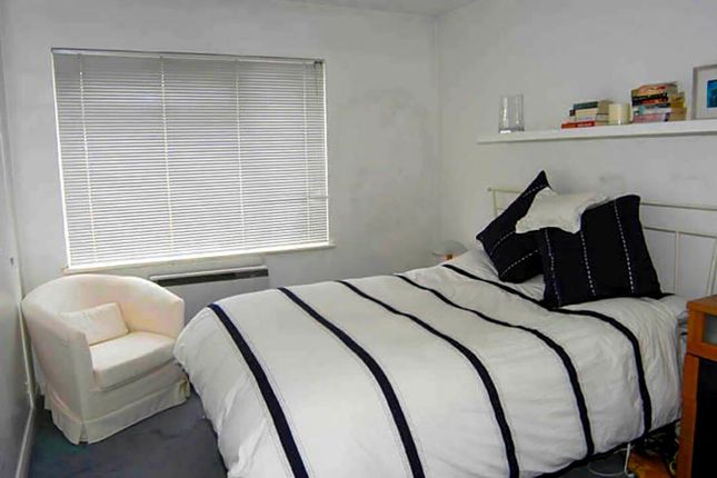 Flat 12, Lynne Court,, Cambridge Road, London photo 3