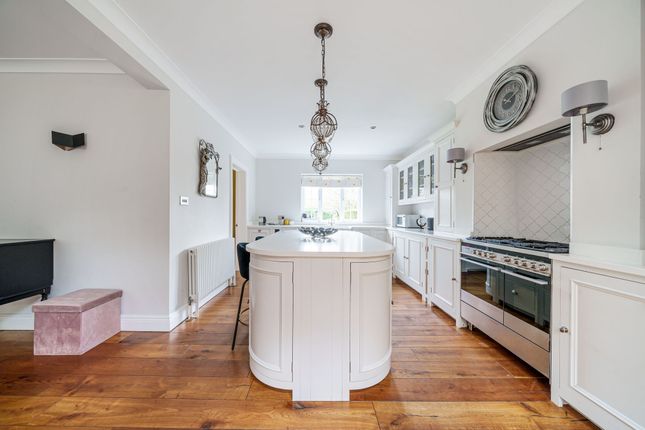 2 Dell Cottages Haslemere Road, Godalming photo 4
