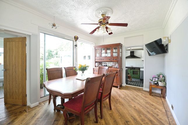 16, Hillfoot Road, Romford photo 4