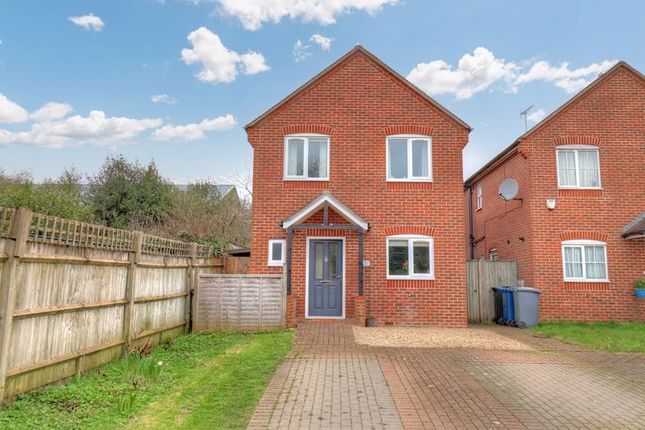 Thumbnail Detached house for sale in Gardens Close, Stokenchurch, High Wycombe